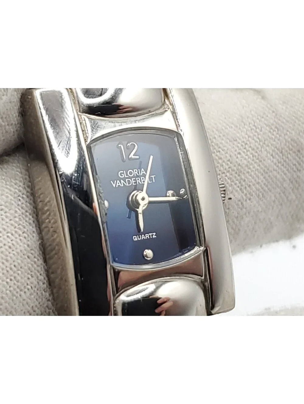 Gloria Vanderbilt Quartz Watch Women New Battery Blue Dial Silver Tone 18mm